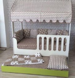 Детская кровать-домик двухъярусная выкатная