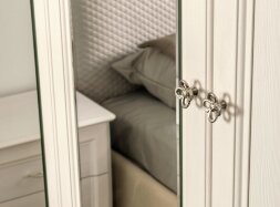 Шкаф 3 двери (с зеркалом) АМШ1/3 Амели