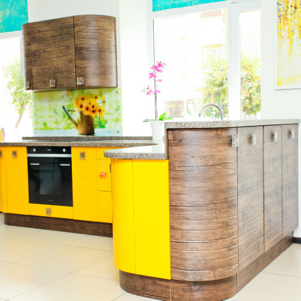 Кухня на заказ Оранжевый гербер 