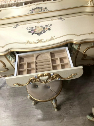 Стол туалетный Людовик 